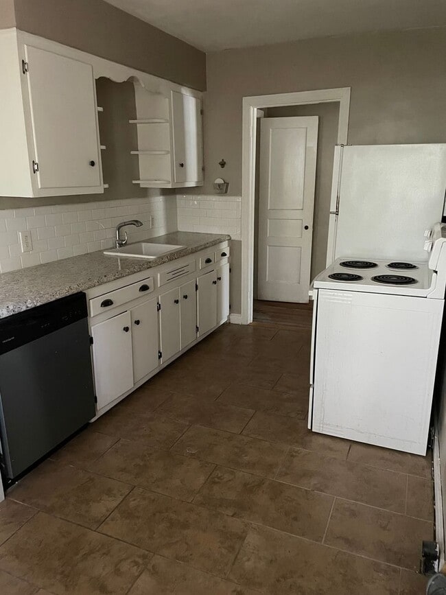 Building Photo - 2 bedroom 1 bath in Midtown near Peabody and Cooper