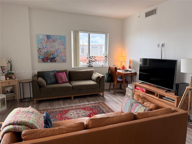 Building Photo - 10 Aragon Ave