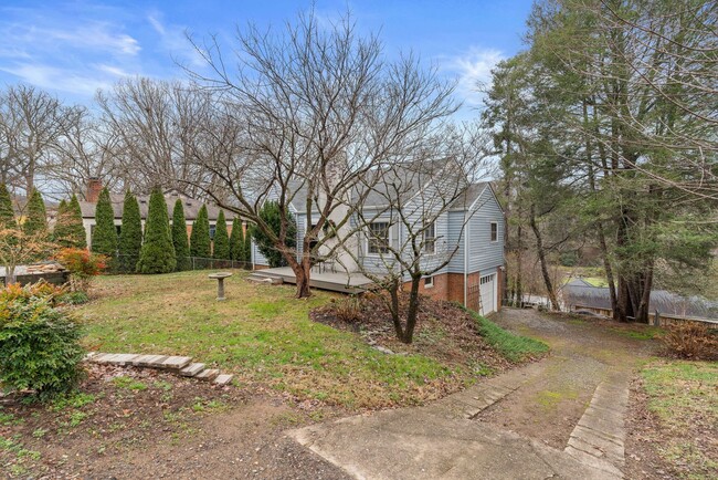 Building Photo - East AVL - Newly Renovated Older Home Feat...