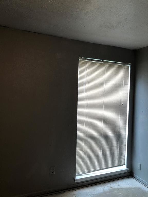 Building Photo - 12500 Sandpiper Dr