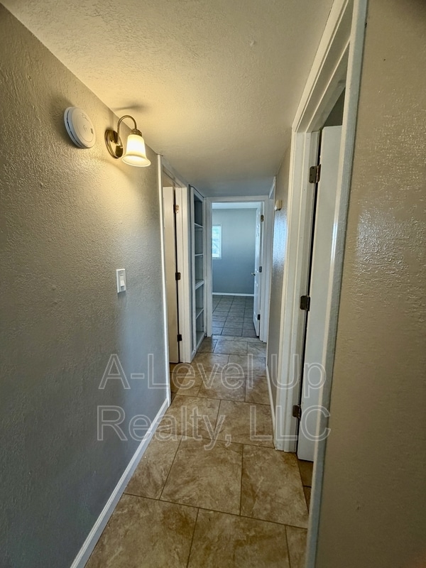 Building Photo - 2705 S Monterey Vista