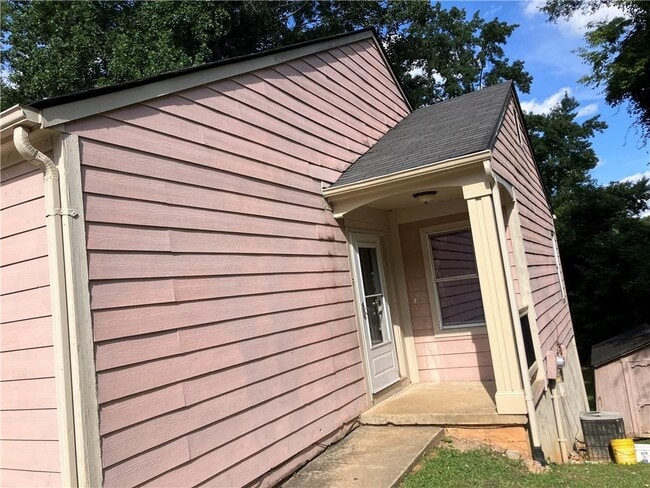 Building Photo - 1215 Oak Forest Ct SW