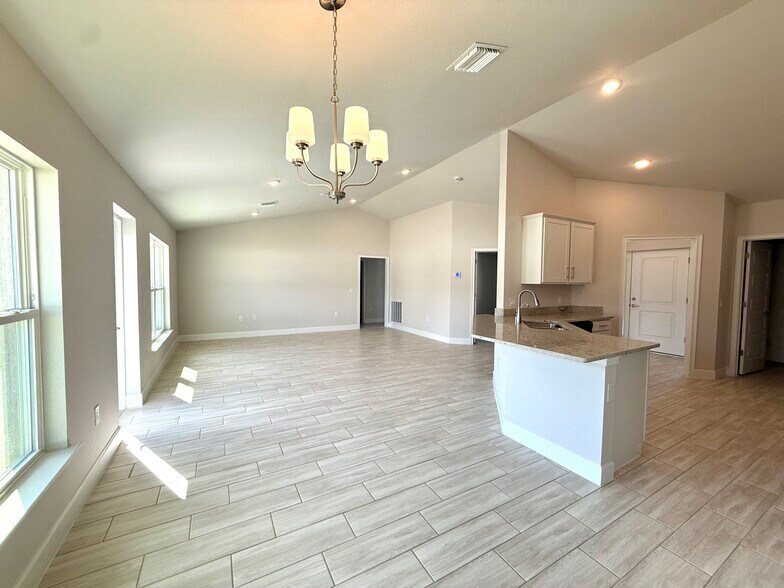 Building Photo - 4744 Badali Rd