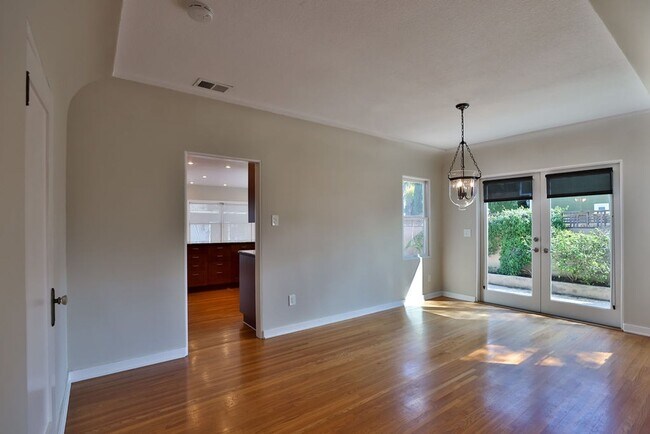 Building Photo - 1020 Madison Ave