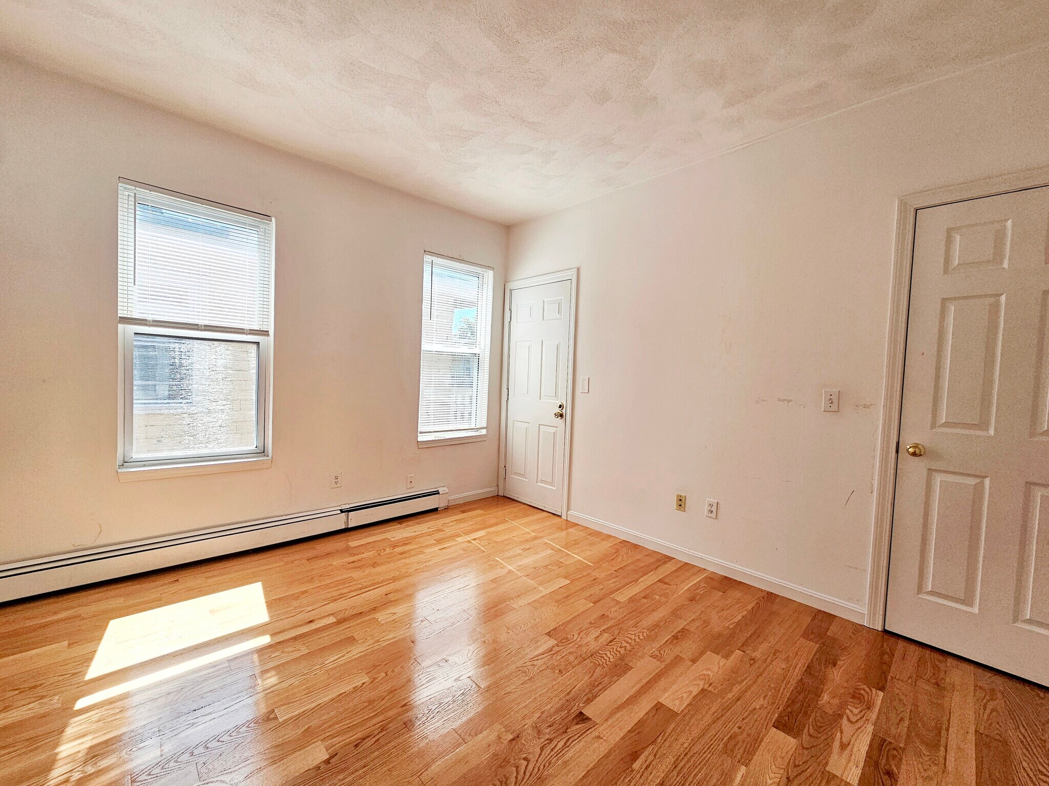 Building Photo - 56 Mansfield St