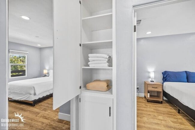 Building Photo - Modern 2Bdm 1Ba Upstairs Unit in North Park!