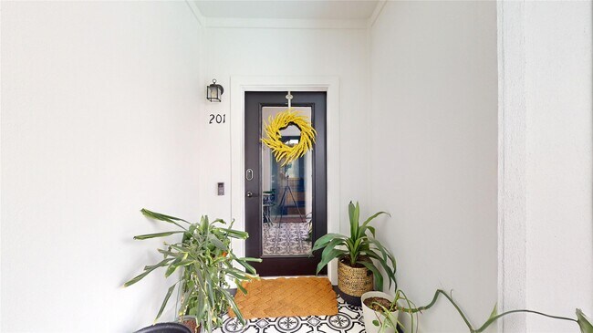 Building Photo - 17 Waugh Dr