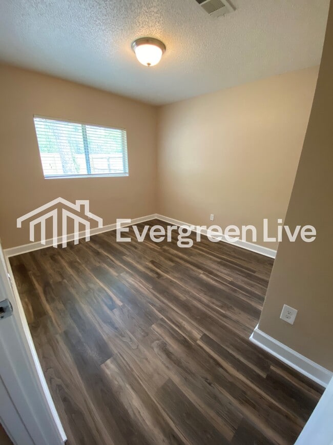 Building Photo - 70 Boreal Ct