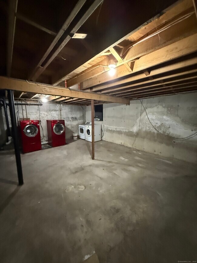 Building Photo - 276 Carriage Way