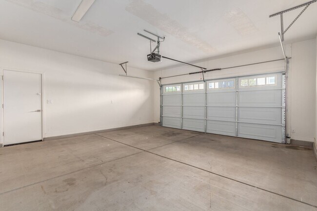 Building Photo - 2327 S Wycliff Cir