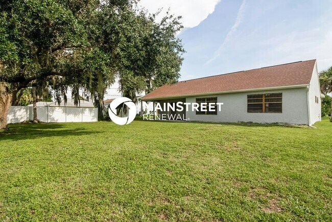 Building Photo - 3 Bedroom Pet-Friendly Home in North Port,...