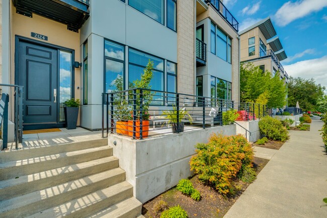 Building Photo - Waterfront Living at the Riverscape Townhomes