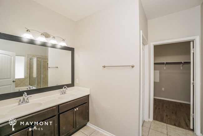 Building Photo - 8422 Buckhorn Parke