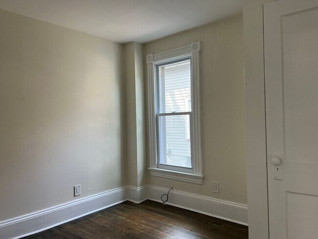 Building Photo - Single Family Home - Available - Will not ...