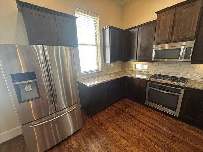 Building Photo - 2021 Fannin Station