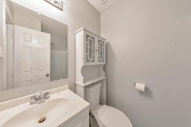 Building Photo - 1561 Sultan Ln
