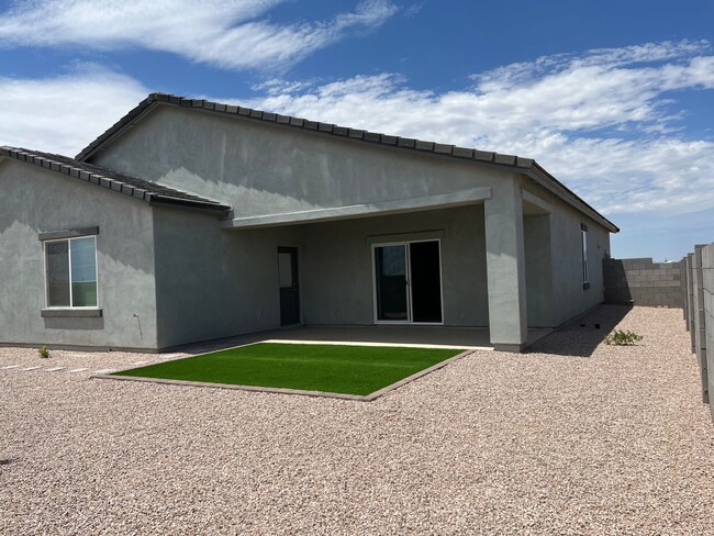 Building Photo - Newer Home with RV Gate in San Tan Valley!