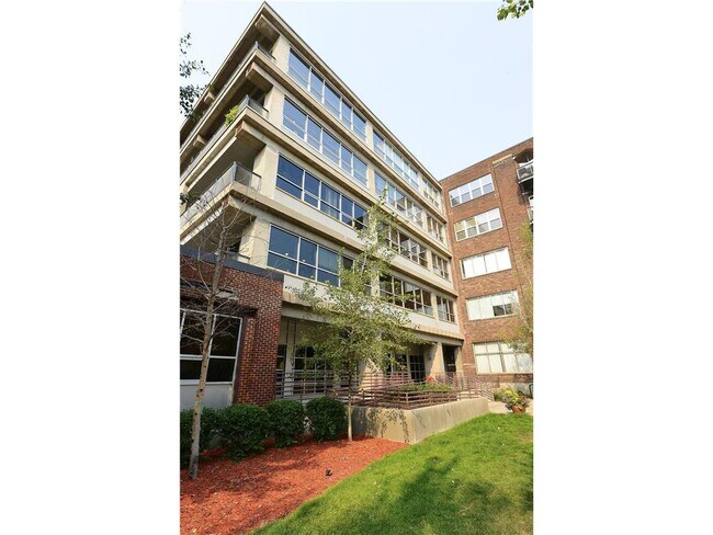 Building Photo - 901 N 3rd St