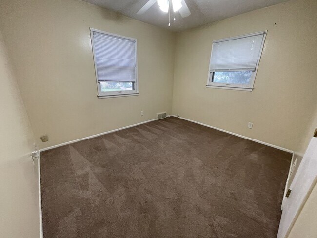 Building Photo - 4303 S 61st Ave