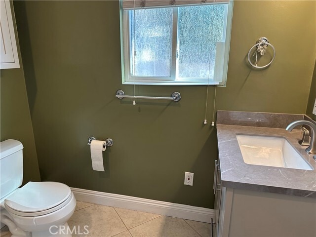 Building Photo - 220 Grandview St