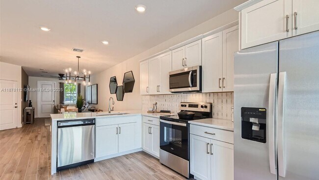 Building Photo - 227 SW 171st Ln