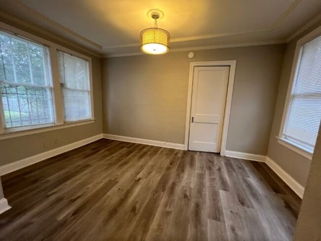 Building Photo - Home For Rent