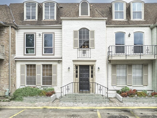 Primary Photo - 384 N Post Oak Ln