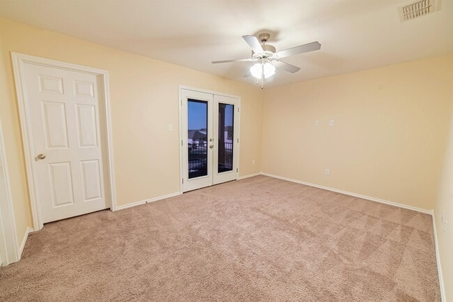 Building Photo - 3305 Charolais Dr