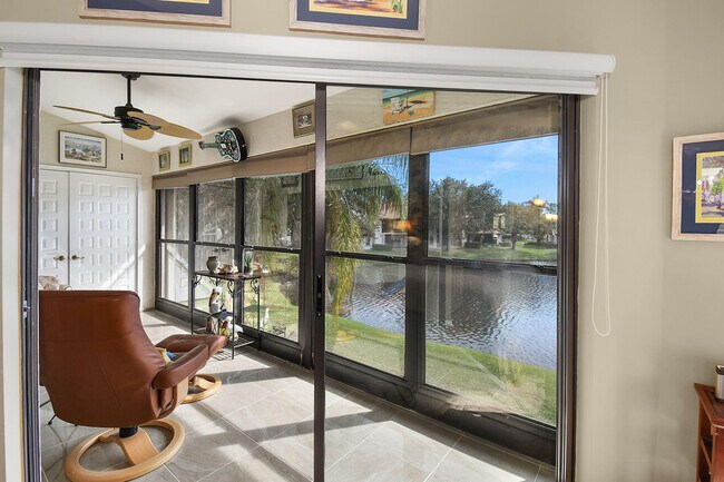 Building Photo - 6040 SE Martinique Dr