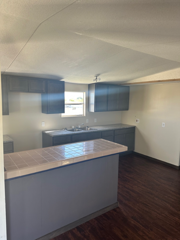 Building Photo - 400 Lorena Meadows Dr