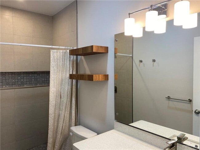 Building Photo - 17 Toni Ln