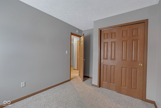 Building Photo - 6318 Pickwick Ct