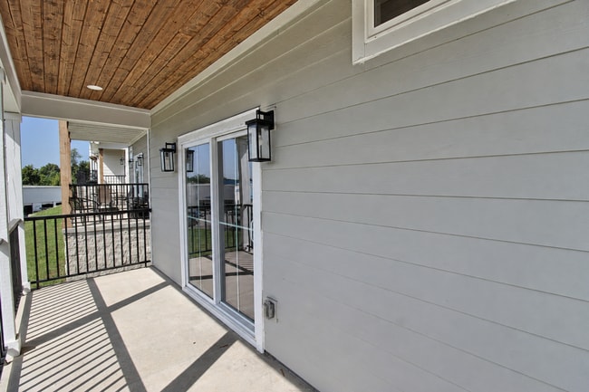 Building Photo - 1358 Belfair St