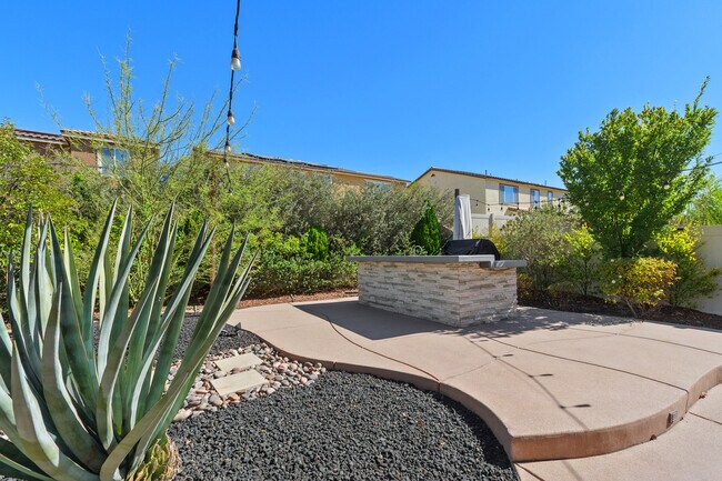Building Photo - 30592 Hawkscrest Rd