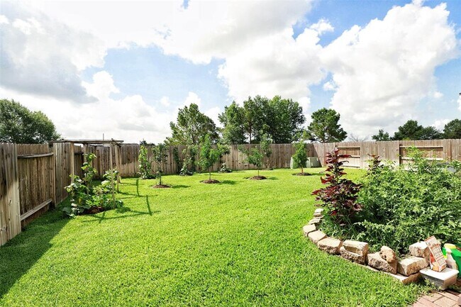 Building Photo - 25719 Westbourne Dr