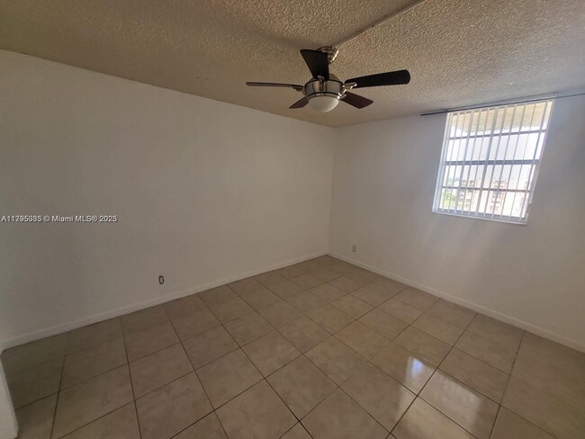 Building Photo - 801 NW 47th Ave