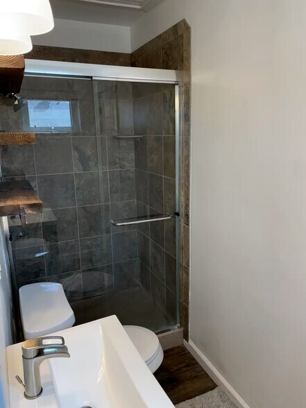 2nd Bathroom - Shower - 9291 High St