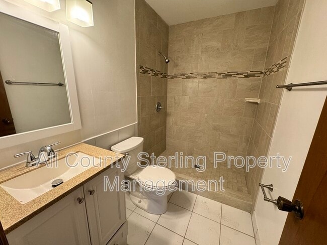 Building Photo - 812 SW 55th Terrace