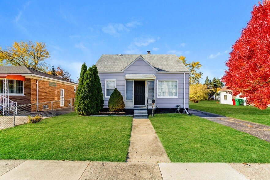 Building Photo - 24553 Flower Ave