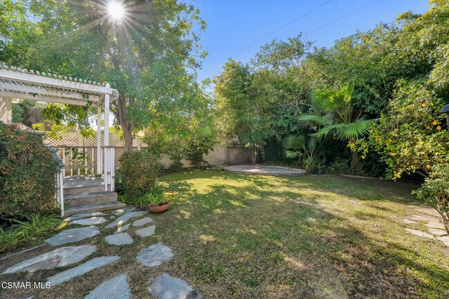 Building Photo - 6045 Sunnyslope Ave