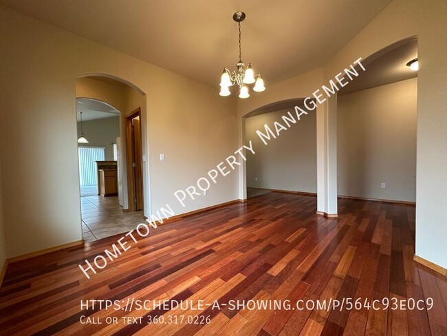 Building Photo - Gorgeous 3 Bedroom Rambler in Horizon Poin...