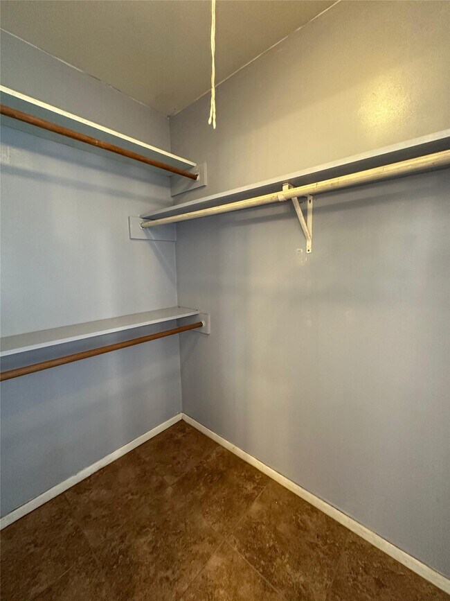 Building Photo - 6603 Readsland Ln