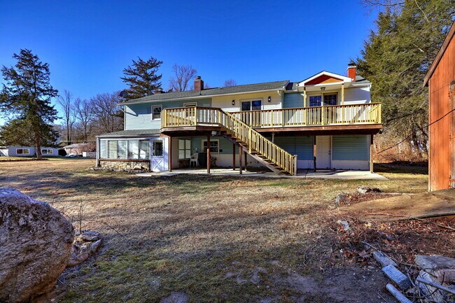 Building Photo - 155 Pastors Walk