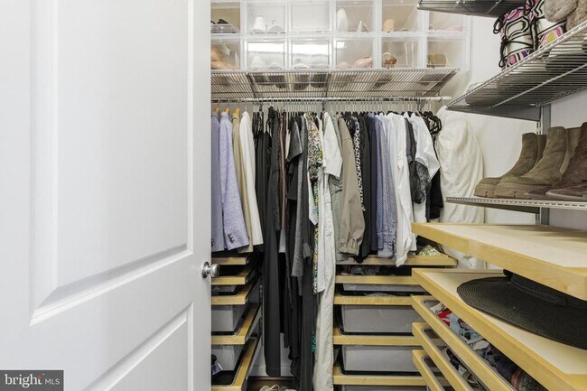 Building Photo - 851 N Glebe Rd