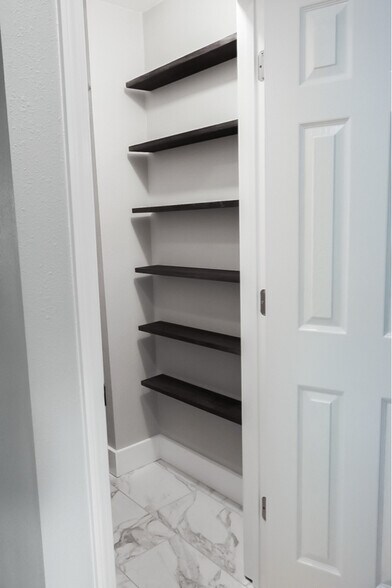 Building Photo - 4013 N Locust St