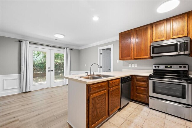 Building Photo - 1393 Poplar Pointe