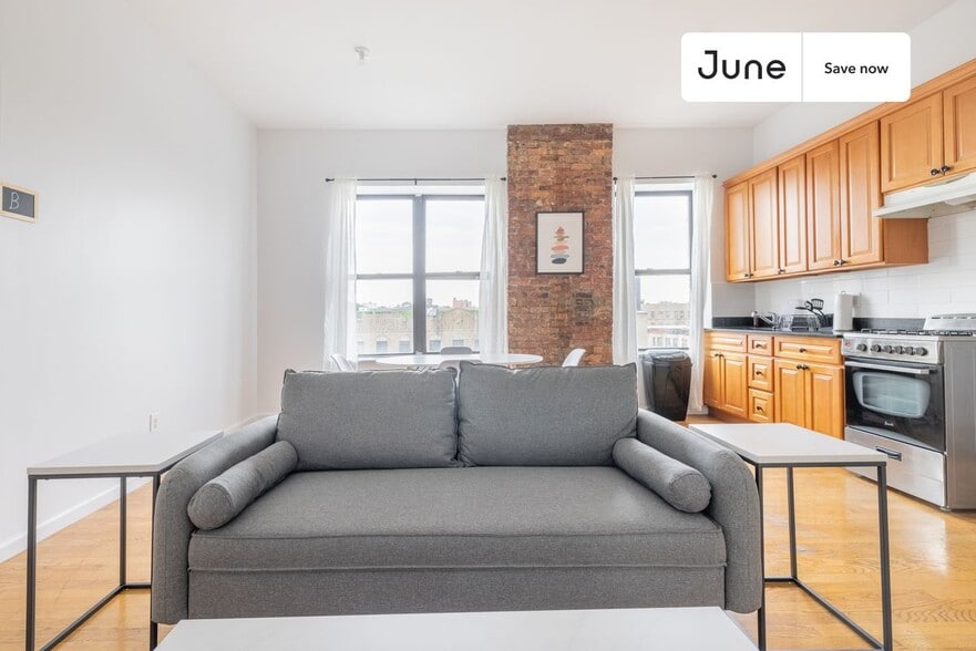Building Photo - 1507 St Johns Pl