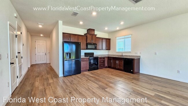 Building Photo - 4 br, 2 bath House - 5746 143rd Ct E