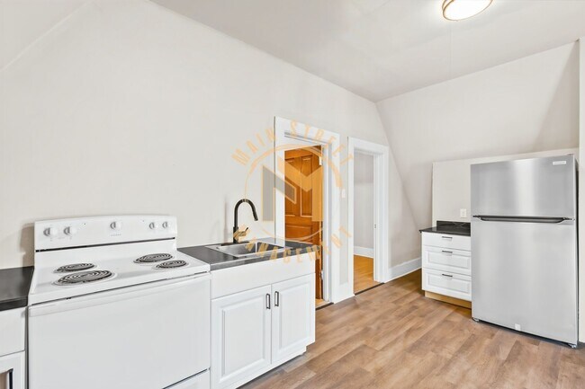 Building Photo - 503 N Michigan St