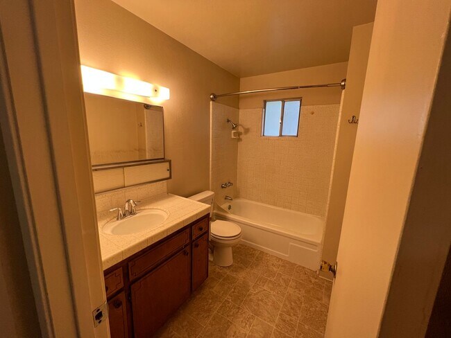 Building Photo - 3216 Godman Ave